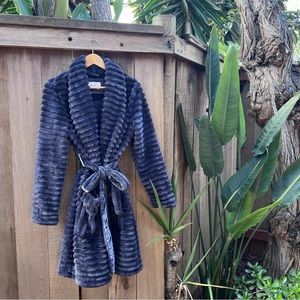 ANTHRO ROBE 🛁